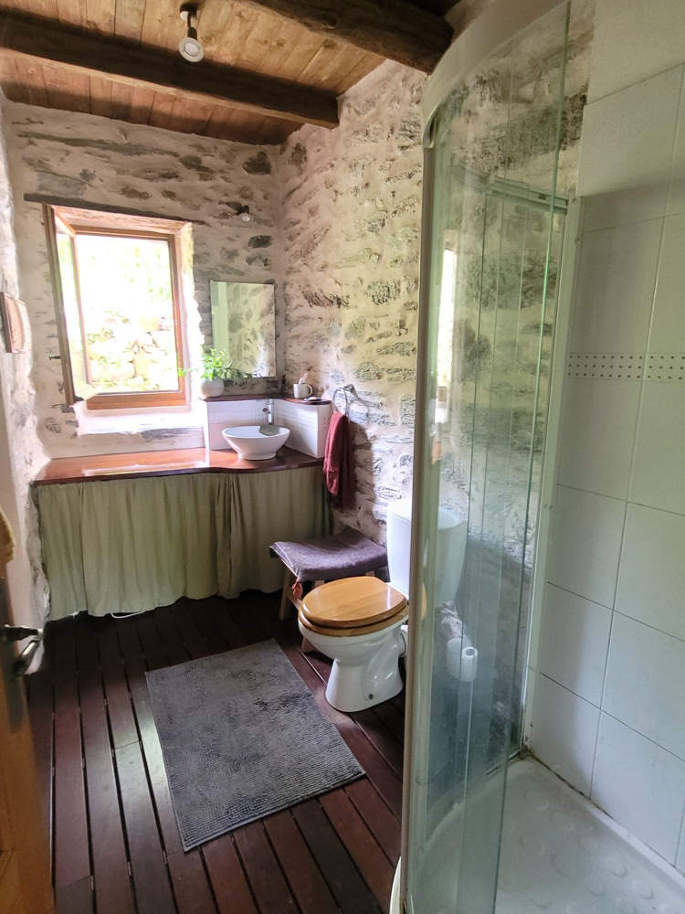 4-bedroom House In Roujan, France (160 M²)