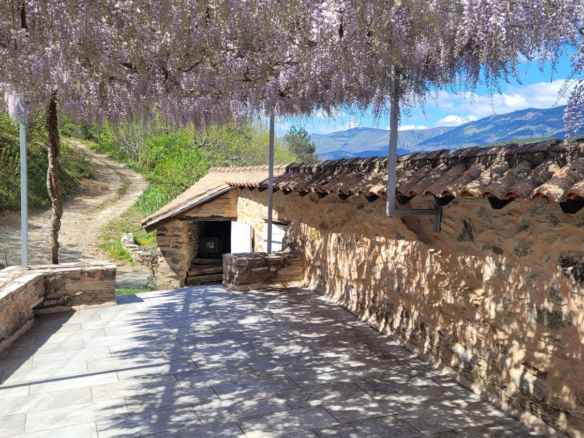 5-bedroom House In Olargues, France (168 M²)
