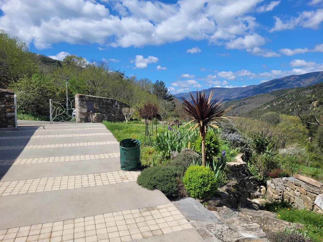 5-bedroom House In Olargues, France (168 M²)