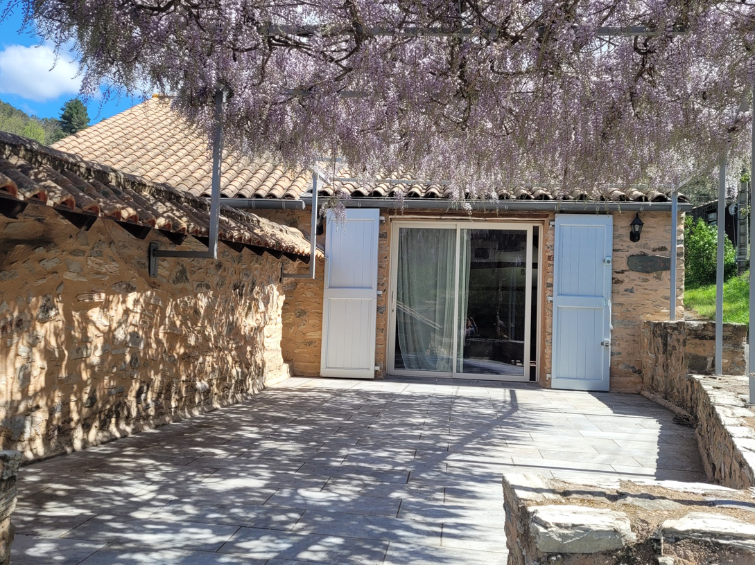 5-bedroom House In Olargues, France (168 M²)