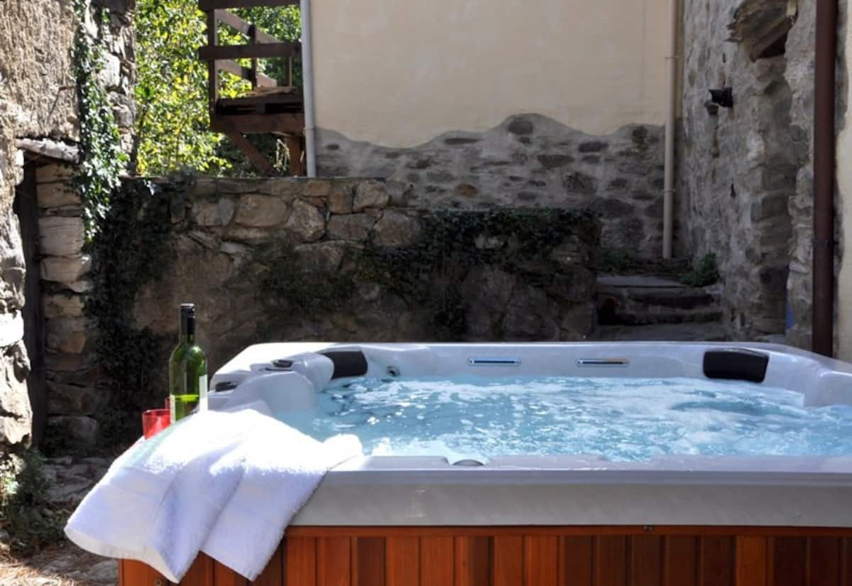 5-bedroom Detached House In Olargues, France (145 M²)