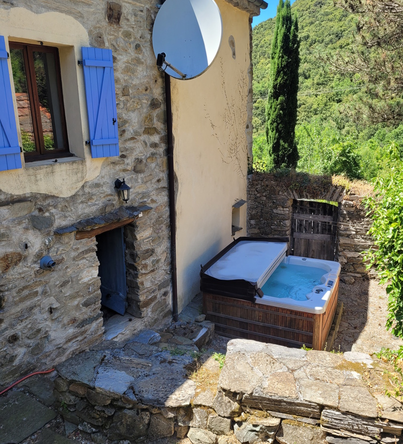 5-bedroom Detached House In Olargues, France (145 M²)