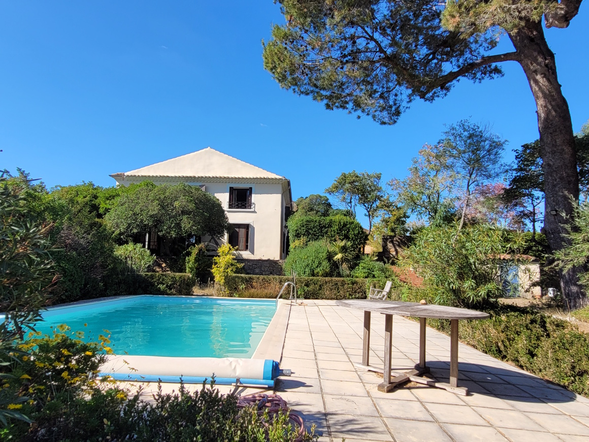 6-bedroom Detached House In Roujan, France (370 M²)