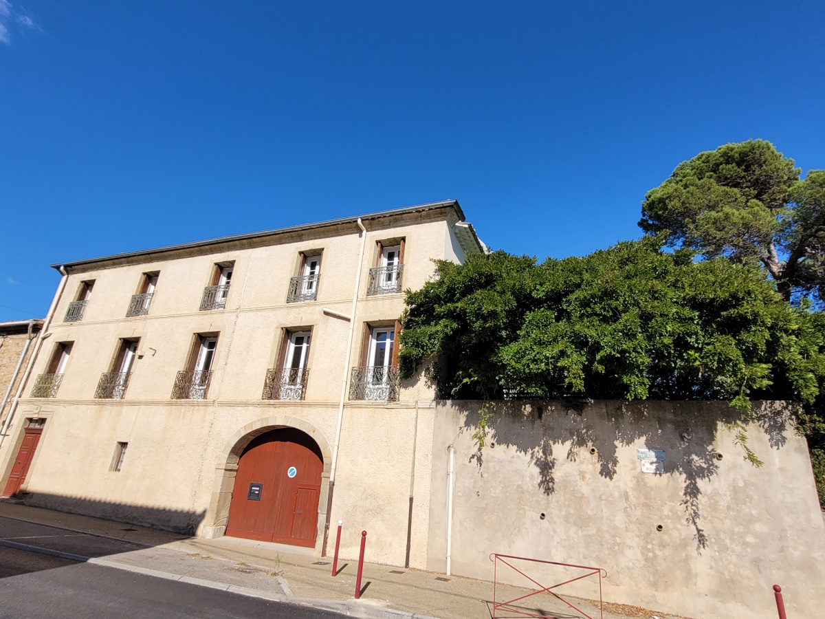 6-bedroom Detached House In Roujan, France (370 M²)
