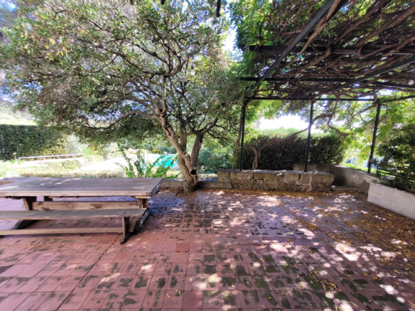 6-bedroom Detached House In Roujan, France (370 M²)