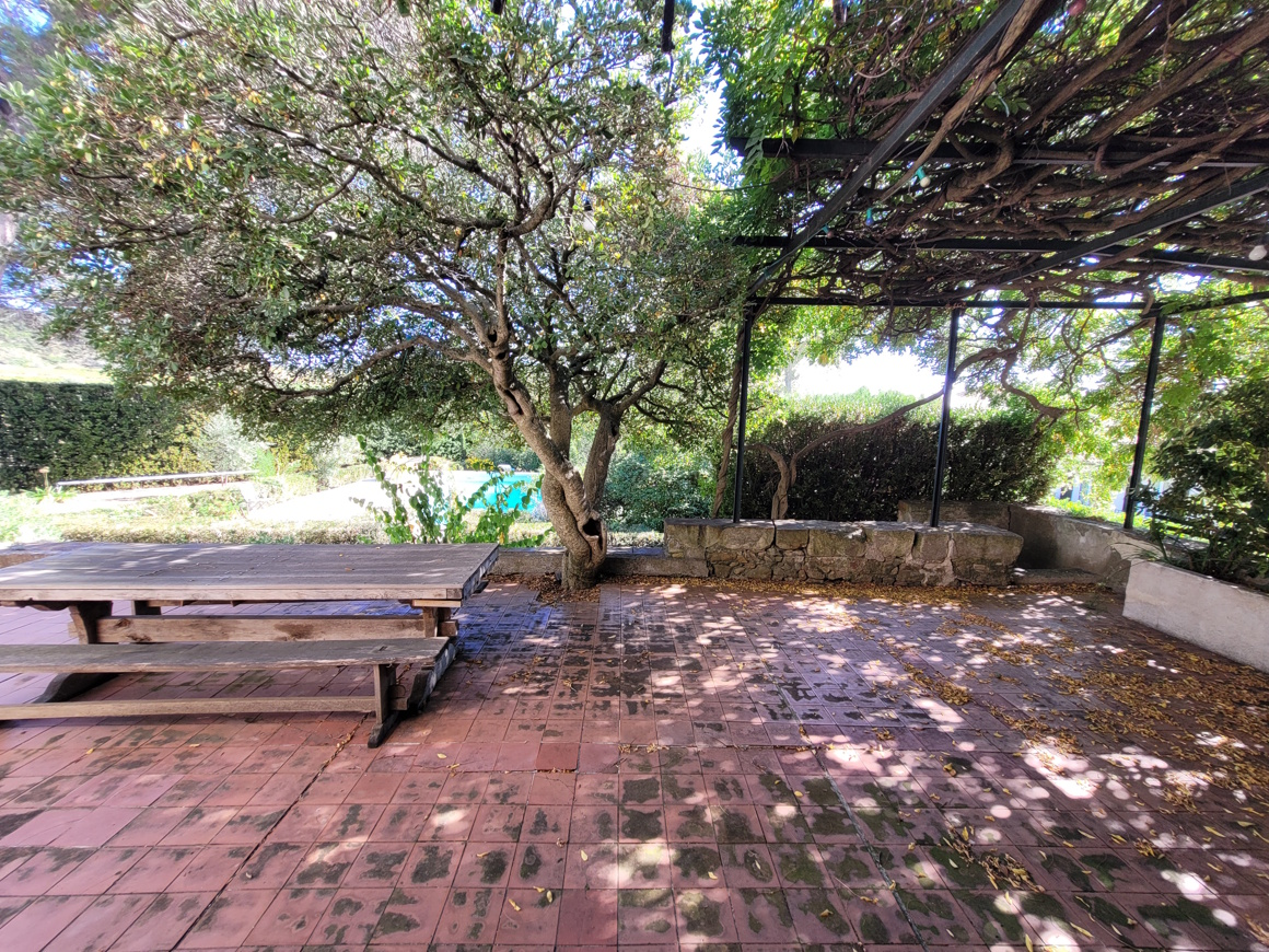 6-bedroom Detached House In Roujan, France (370 M²)