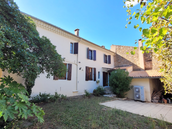 6-bedroom Detached House In Roujan, France (370 M²)