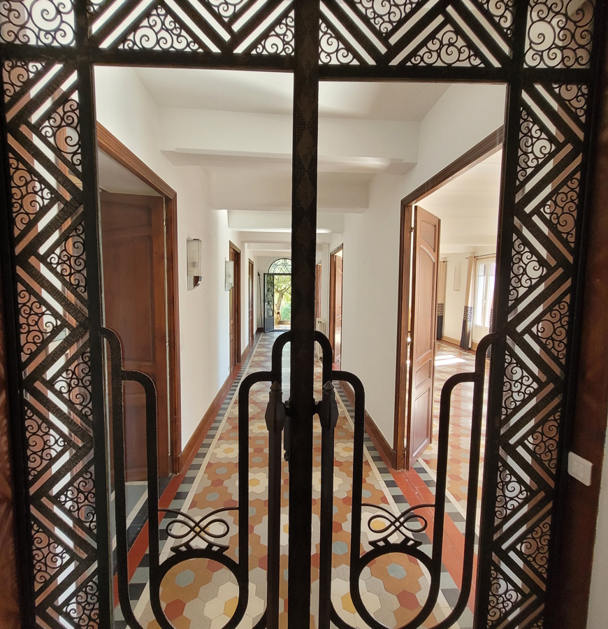 6-bedroom Detached House In Roujan, France (370 M²)