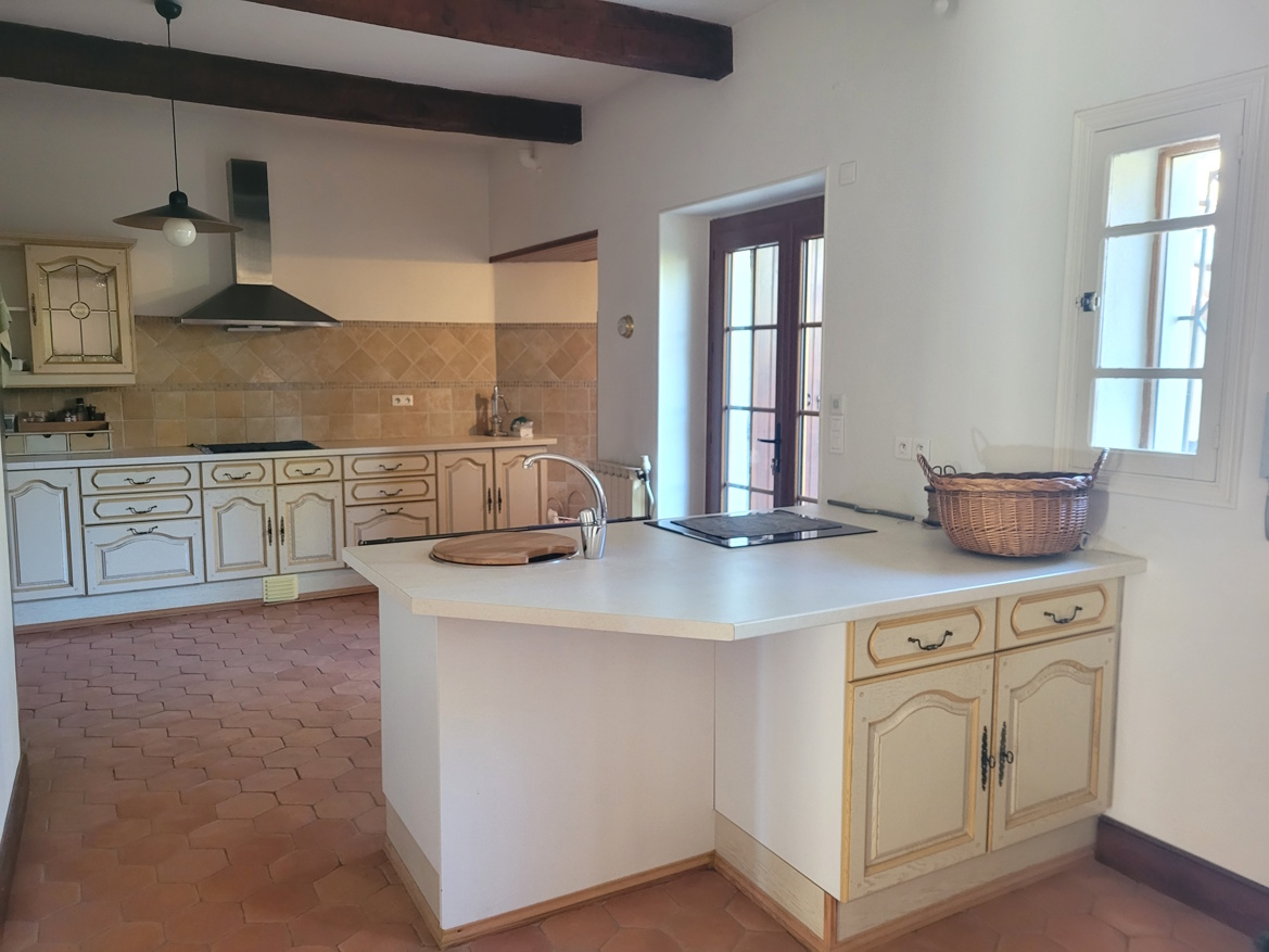 6-bedroom Detached House In Roujan, France (370 M²)