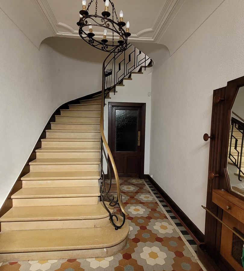 6-bedroom Detached House In Roujan, France (370 M²)