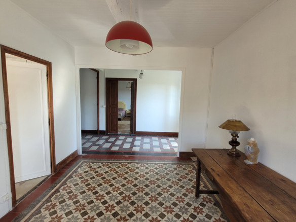 6-bedroom Detached House In Roujan, France (370 M²)