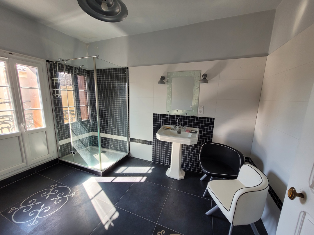 6-bedroom Detached House In Roujan, France (370 M²)