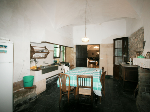 8-bedroom Village House In Binissalem, Spain (610 M²)