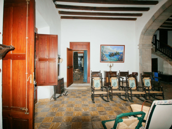 8-bedroom Village House In Binissalem, Spain (610 M²)