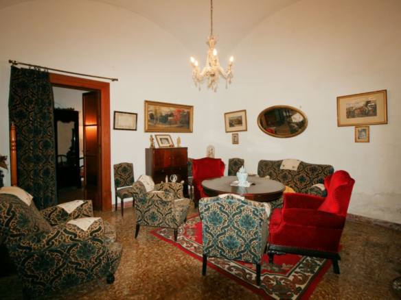 8-bedroom Village House In Binissalem, Spain (610 M²)