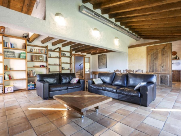 3-bedroom Finca In Inca, Spain (397 M²)