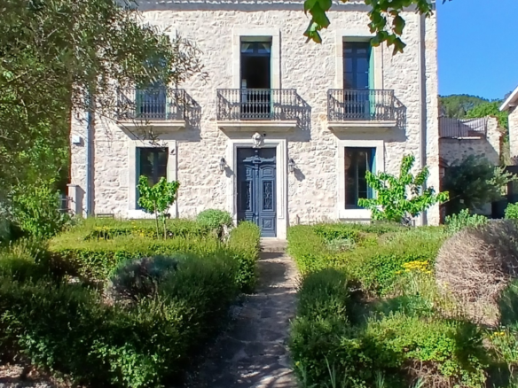 5-bedroom Detached House In Lamalou Les Bains, France (205 M²)