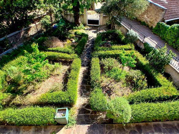 5-bedroom Detached House In Lamalou Les Bains, France (205 M²)