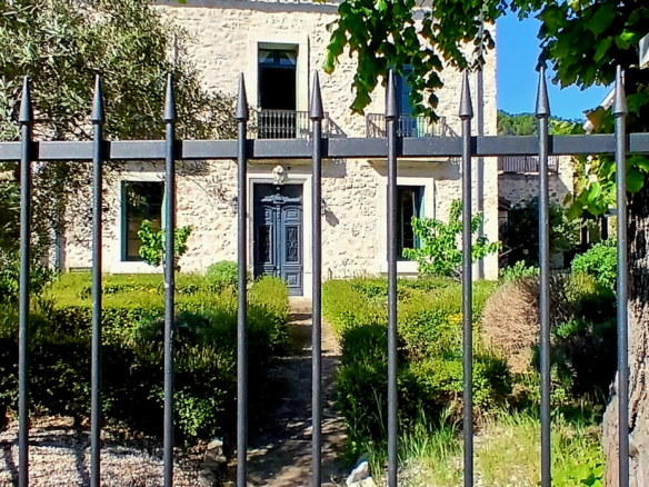 5-bedroom Detached House In Lamalou Les Bains, France (205 M²)
