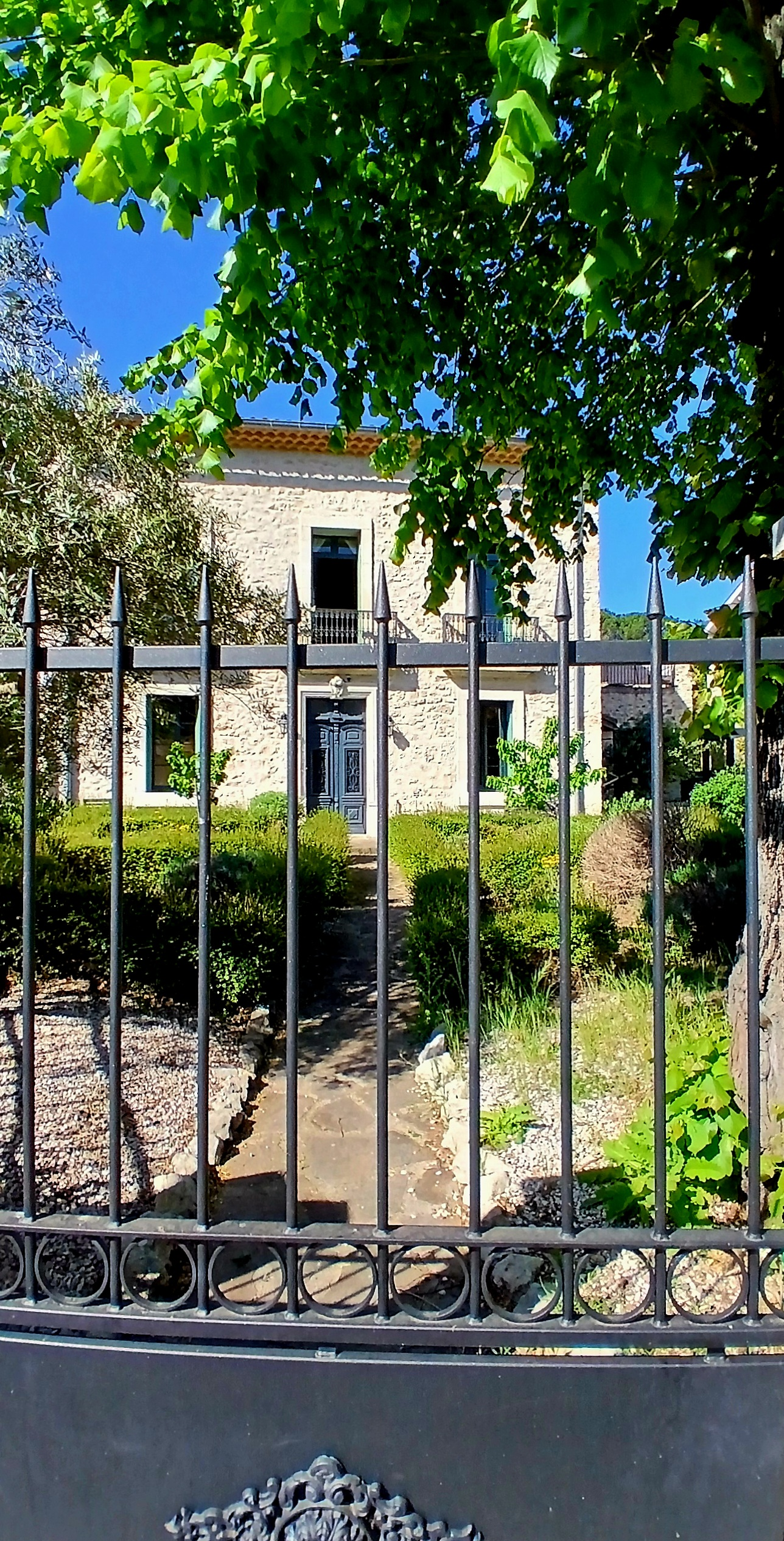 5-bedroom Detached House In Lamalou Les Bains, France (205 M²)