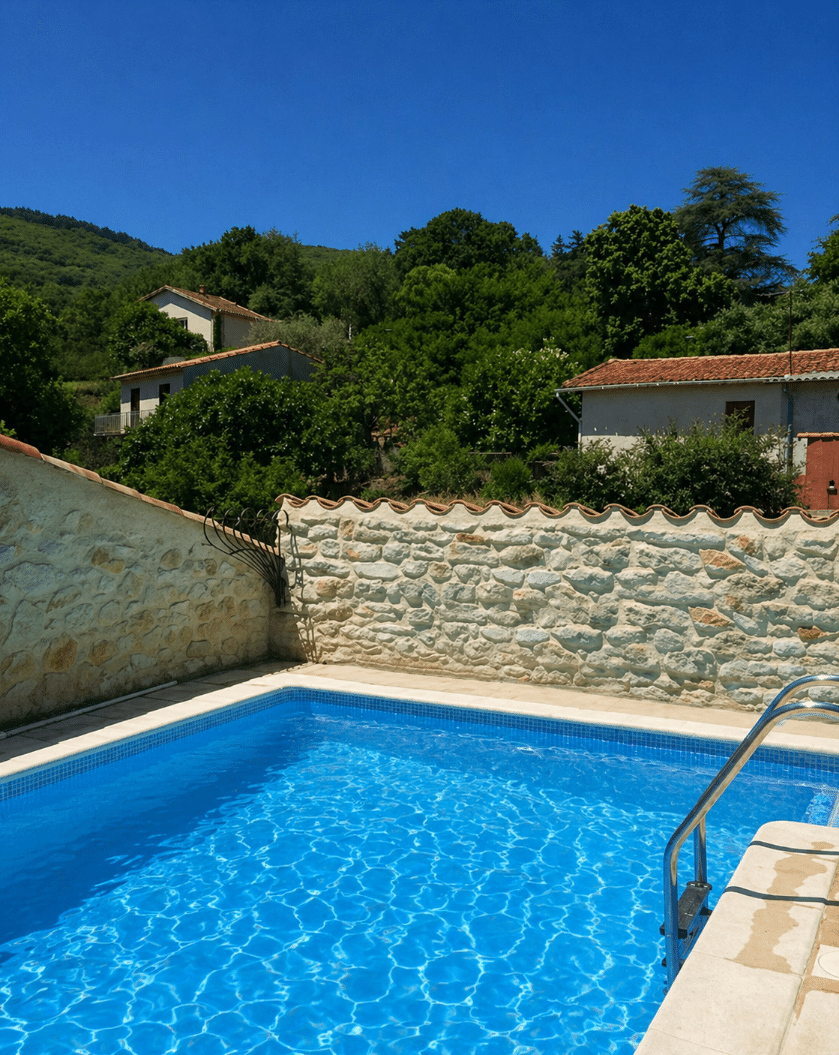 7-bedroom Detached House In Lamalou Les Bains, France (261 M²)