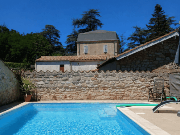 7-bedroom Detached House In Lamalou Les Bains, France (261 M²)