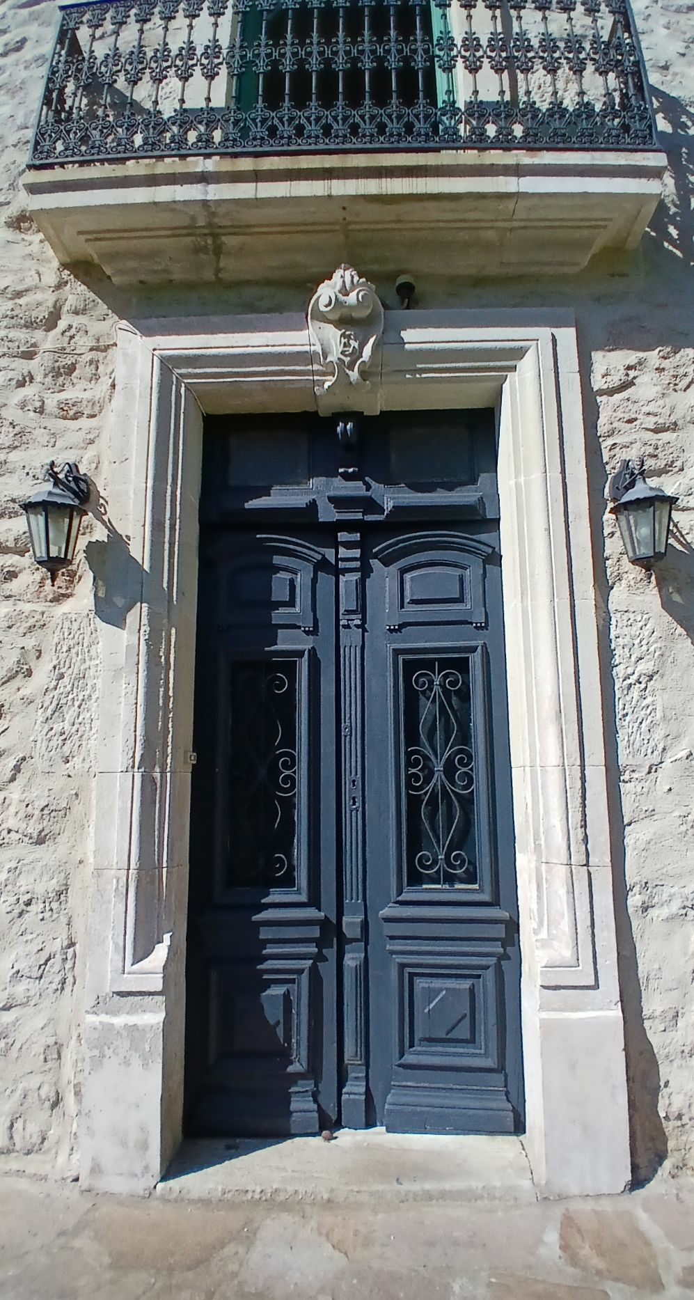 7-bedroom Detached House In Lamalou Les Bains, France (261 M²)