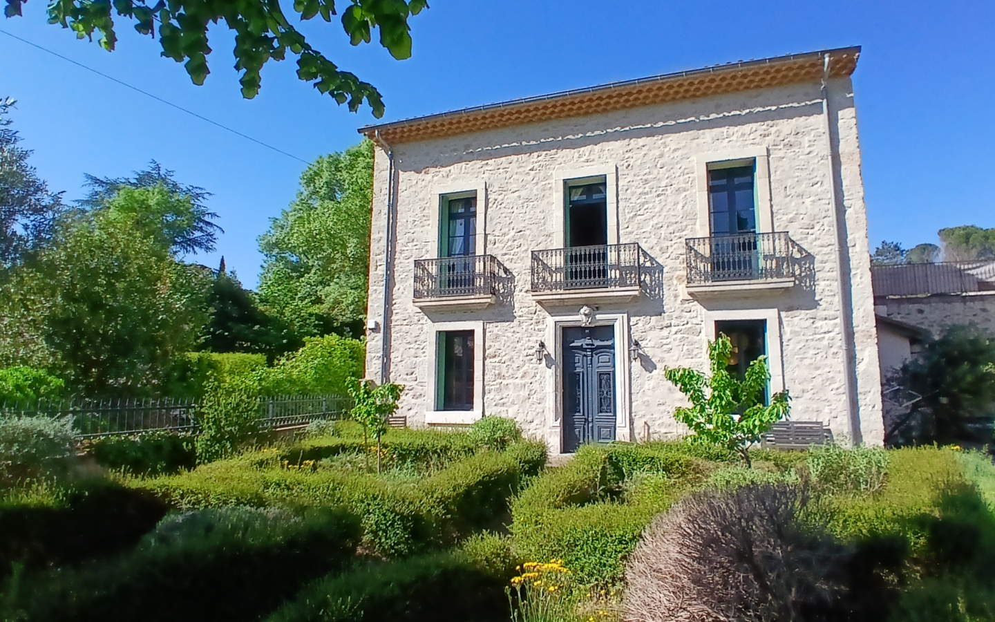 7-bedroom Detached House In Lamalou Les Bains, France (261 M²)