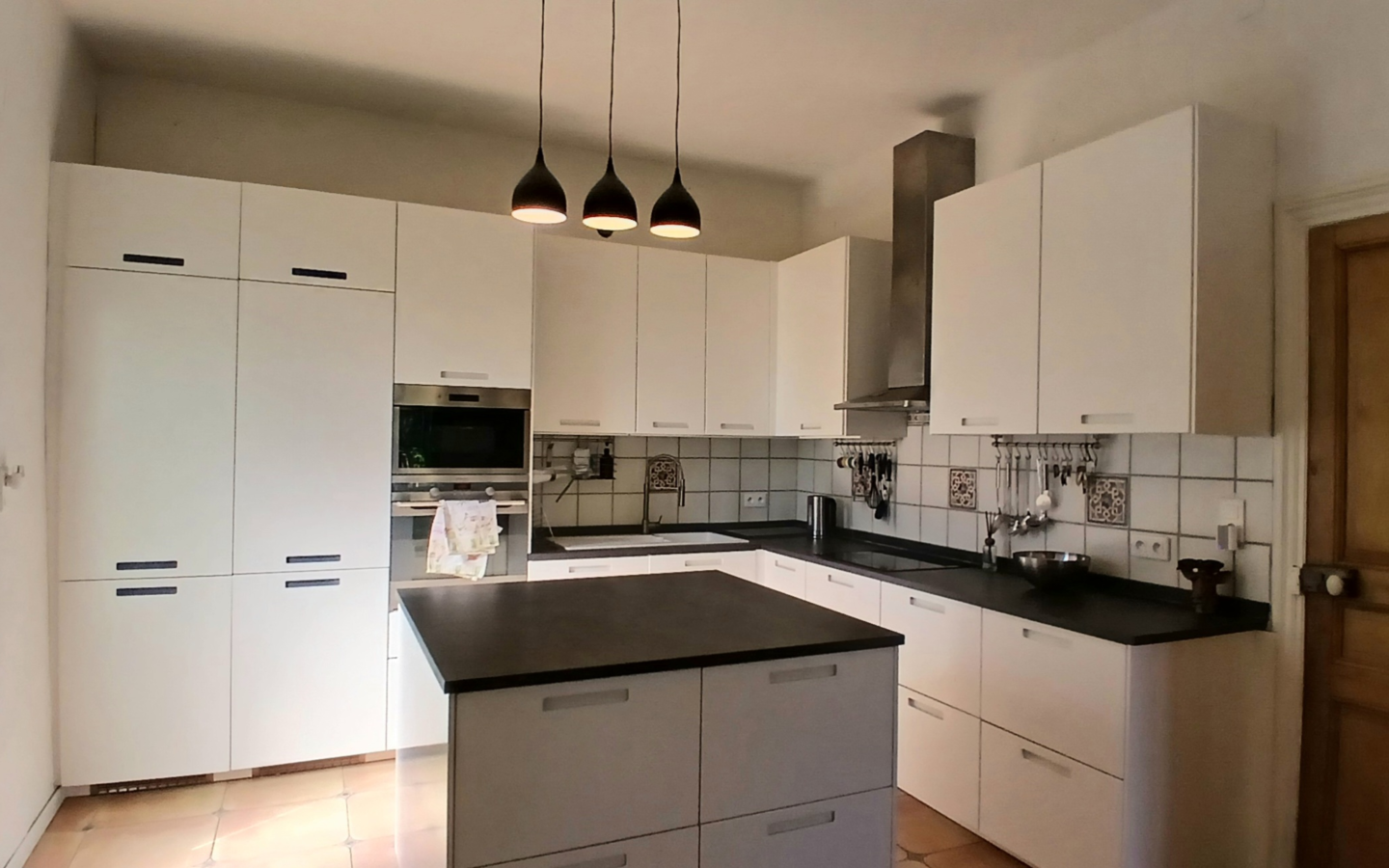 7-bedroom Detached House In Lamalou Les Bains, France (261 M²)