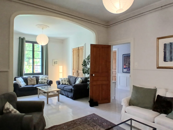 7-bedroom Detached House In Lamalou Les Bains, France (261 M²)