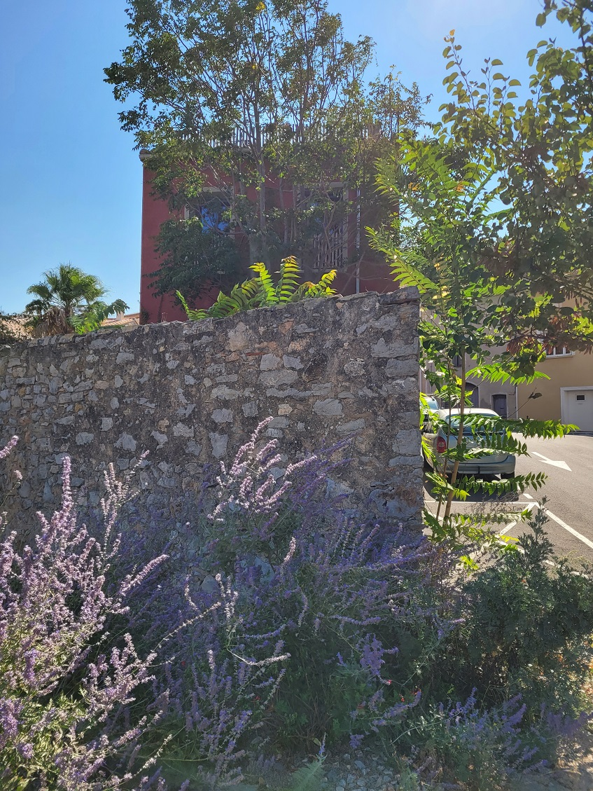 5-bedroom House In Leucate, France (235 M²)