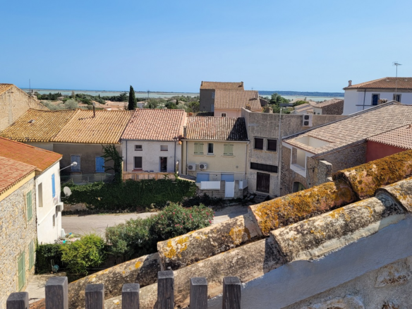 5-bedroom House In Leucate, France (235 M²)
