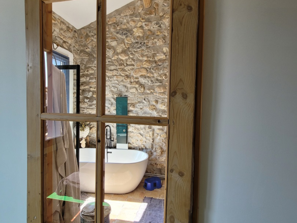 5-bedroom House In Leucate, France (235 M²)
