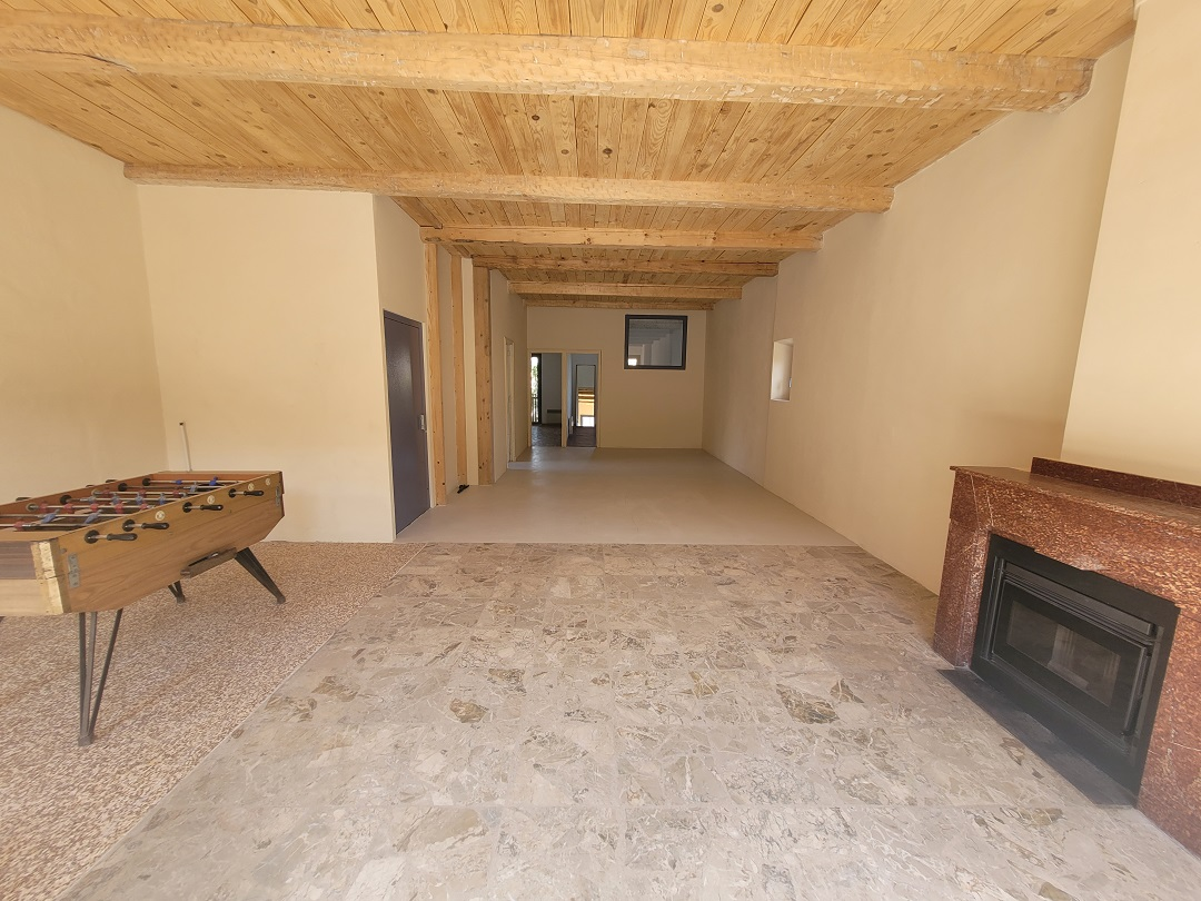 5-bedroom House In Leucate, France (235 M²)