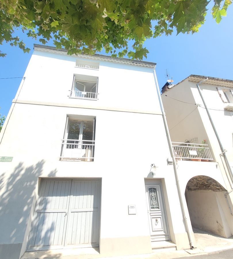 3-bedroom House In Laurens, France (95 M²)
