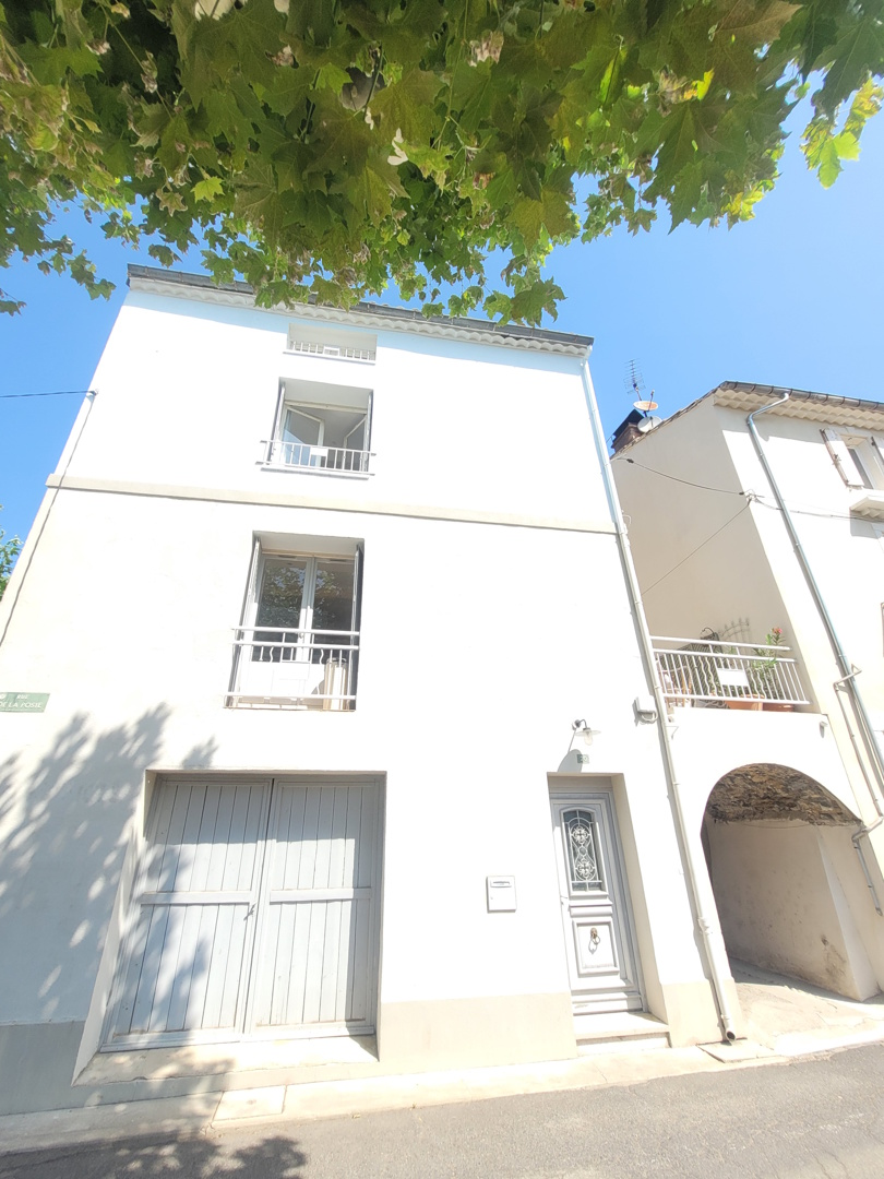 3-bedroom House In Laurens, France (95 M²)