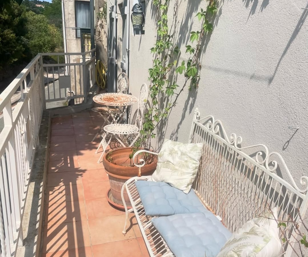 3-bedroom House In Laurens, France (95 M²)
