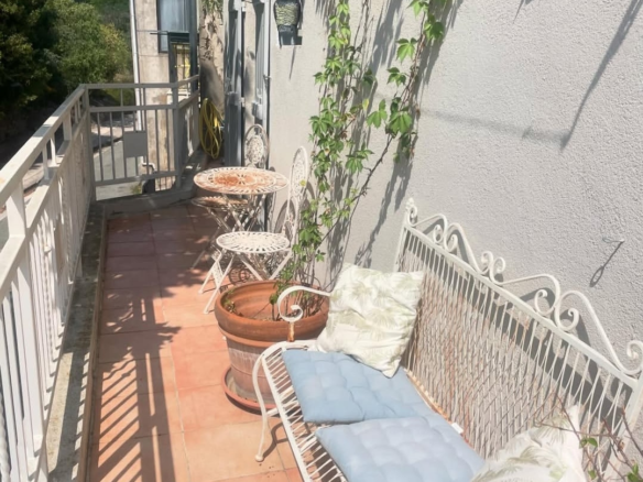 3-bedroom House In Laurens, France (95 M²)