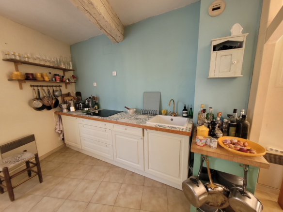 3-bedroom House In Laurens, France (95 M²)
