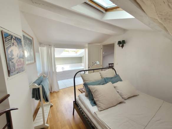 3-bedroom House In Laurens, France (95 M²)