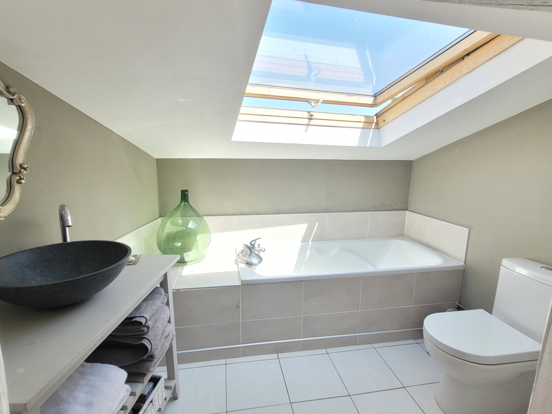 3-bedroom House In Laurens, France (95 M²)
