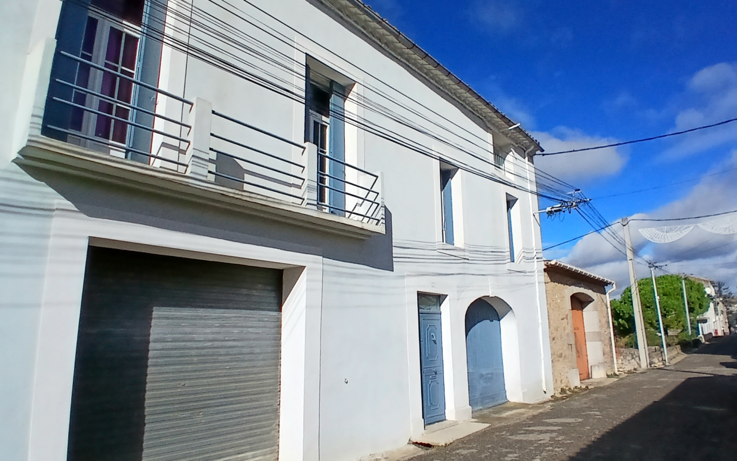 5-bedroom House In Autignac, France (141 M²)
