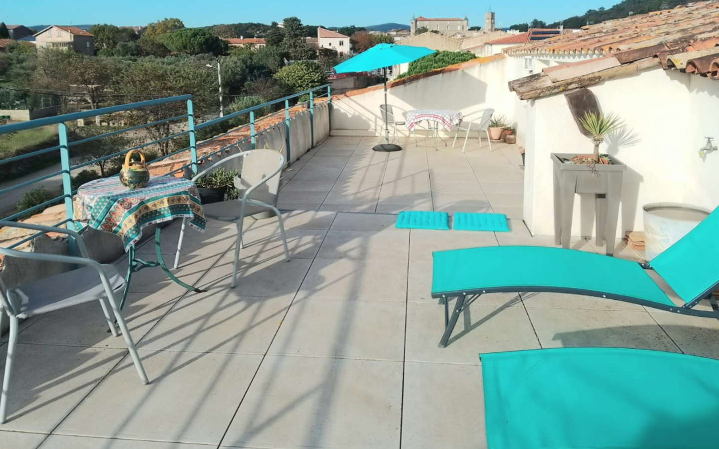 5-bedroom House In Autignac, France (141 M²)