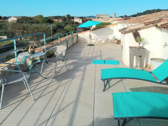 5-bedroom House In Autignac, France (141 M²)
