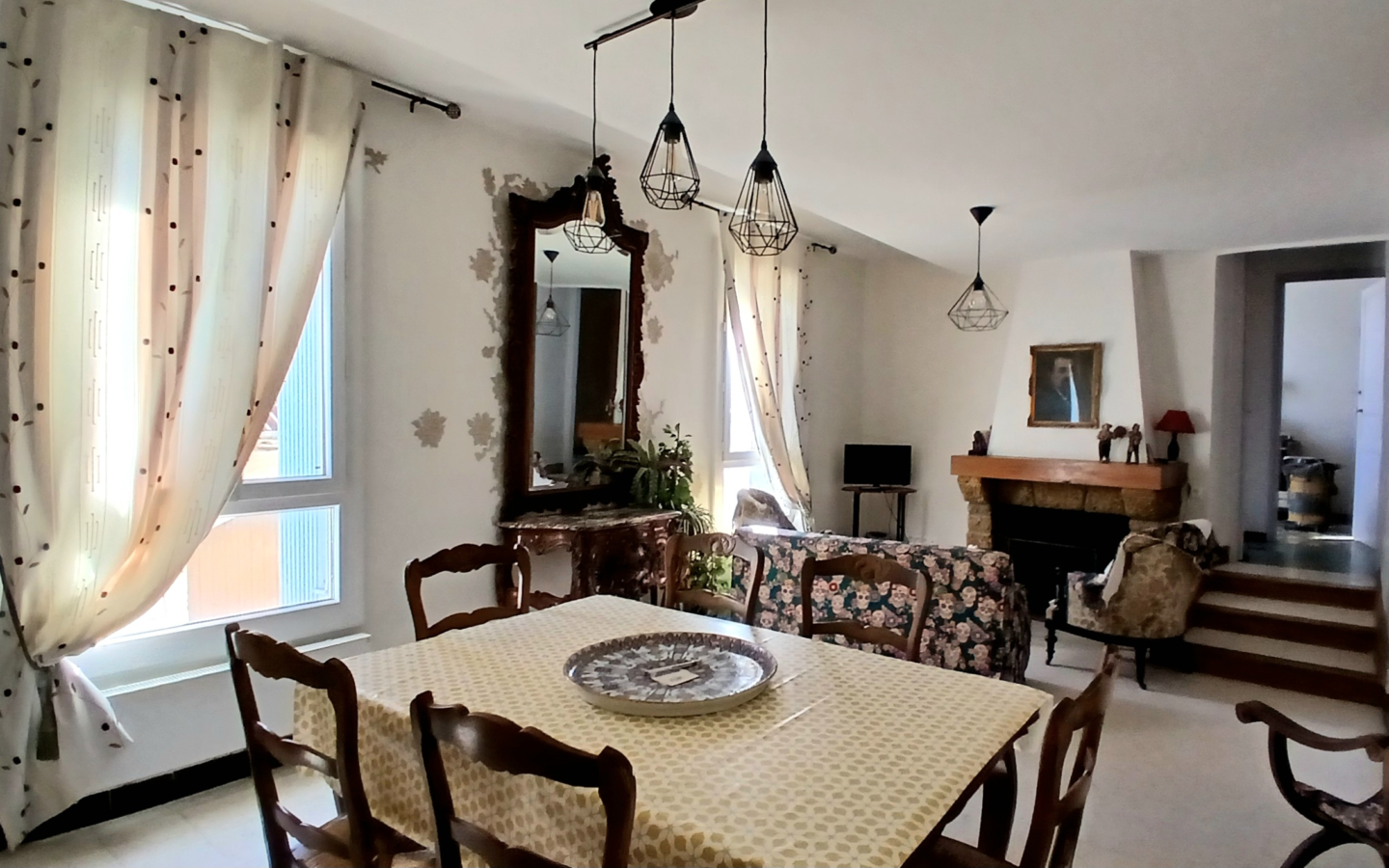 5-bedroom House In Autignac, France (141 M²)