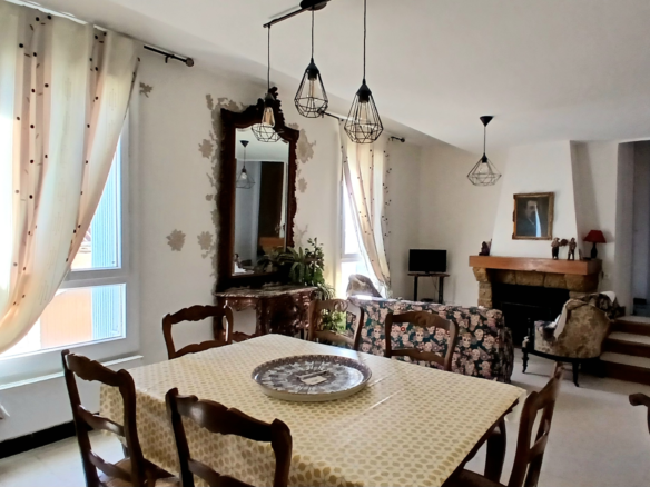 5-bedroom House In Autignac, France (141 M²)