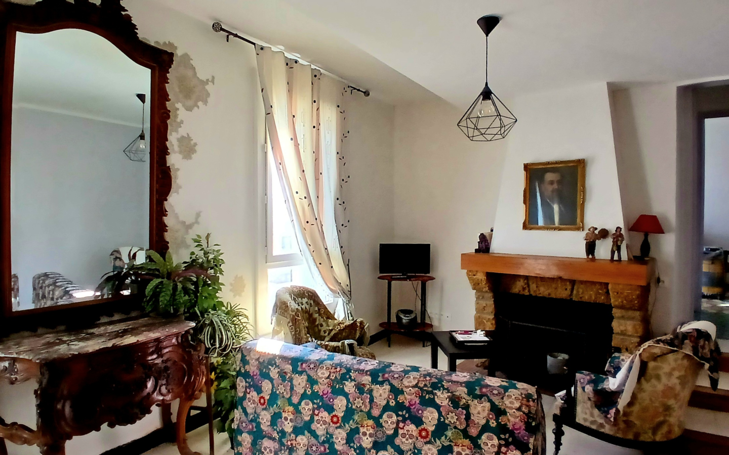 5-bedroom House In Autignac, France (141 M²)