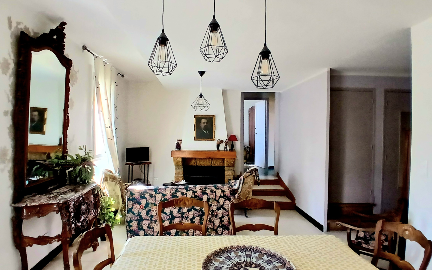 5-bedroom House In Autignac, France (141 M²)