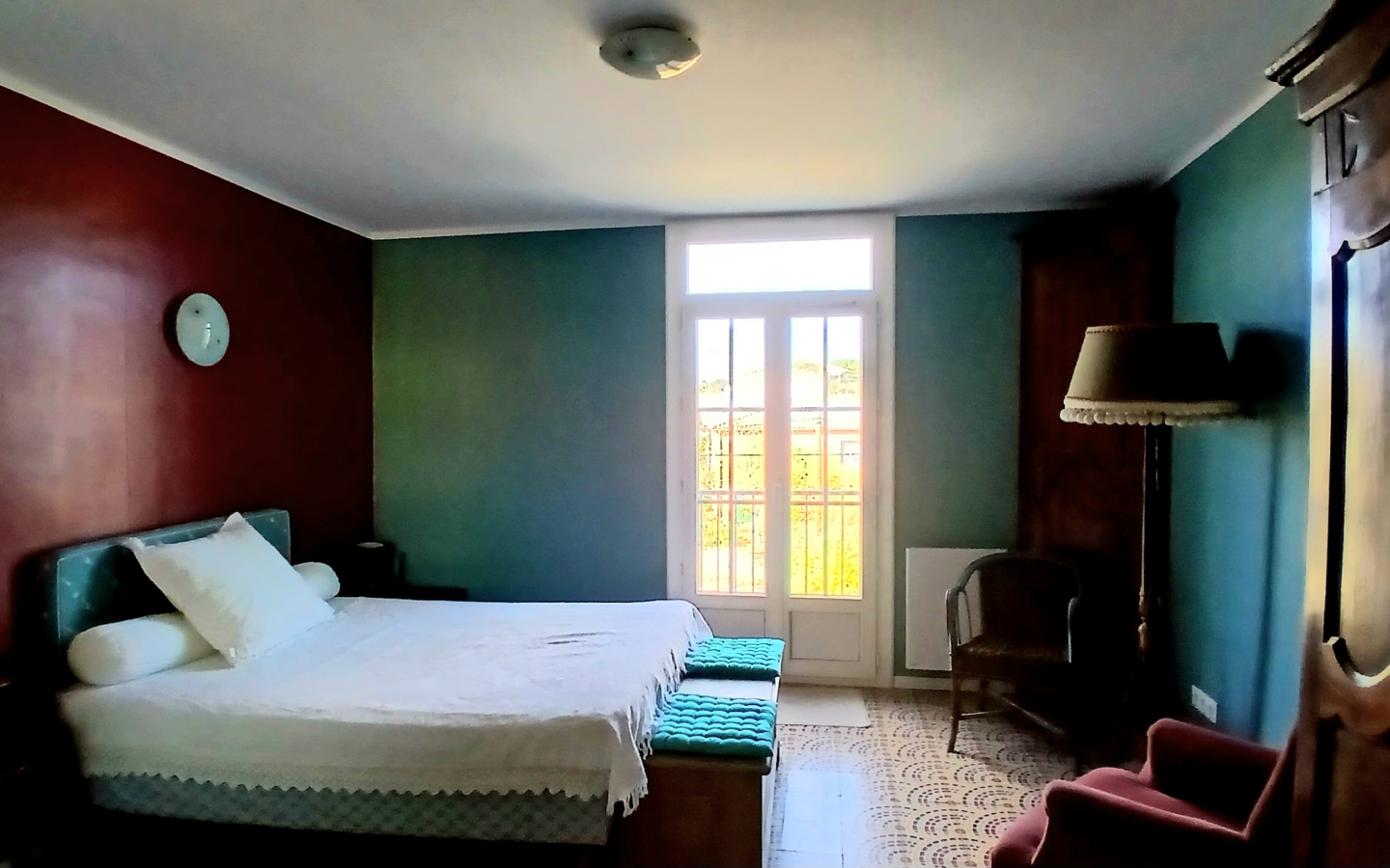 5-bedroom House In Autignac, France (141 M²)
