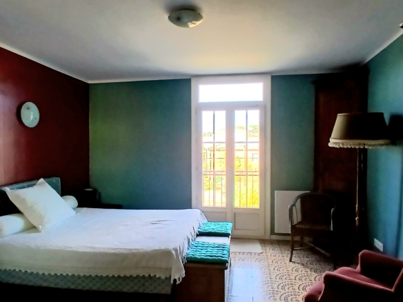 5-bedroom House In Autignac, France (141 M²)